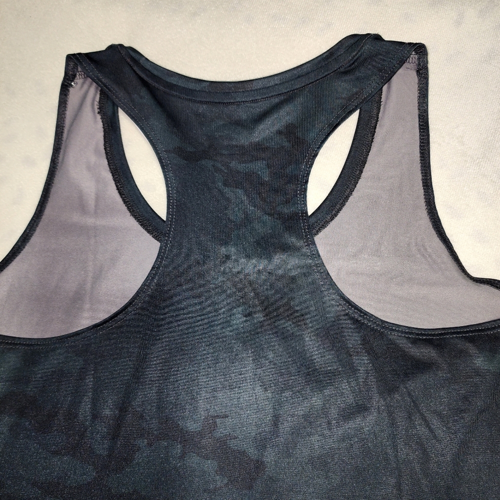Women's Athletic Works Black Gray Camo Moisture Wick Racer Back Tank Top Medium - Picture 10 of 12